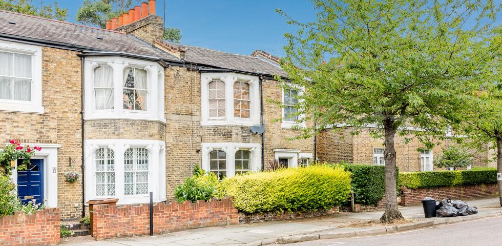 			BEAUTIFUL TWO BEDROOM GARDEN FLAT WITH STUDY/GUEST ROOM, 2 Bedroom, 1 bath, 1 reception Flat			 Hertford Road, DE BEAUVOIR-DALSTON-HAGGERSTON