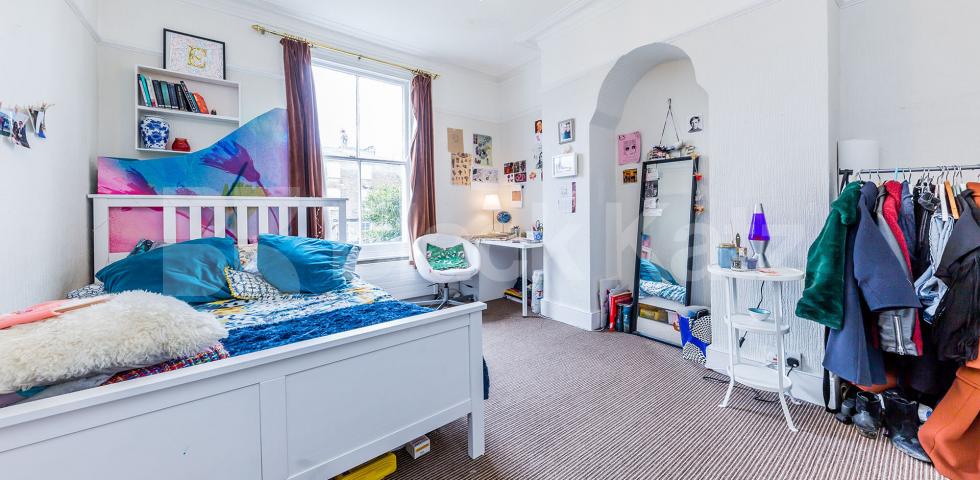 			4 Bedroom, 1 bath, 1 reception Flat			 Beacon Hill, CALEDONIAN ROAD-HOLLOWAY