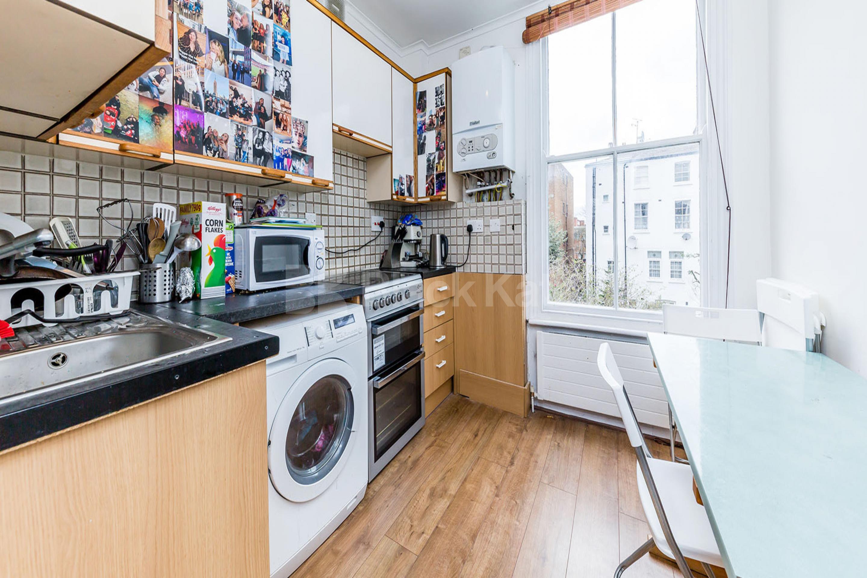 Arrange over 2 floors a recently painted and bright and airy 4 bedroom property Essex Road, Islington N1