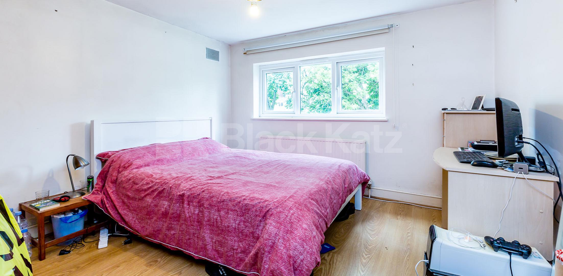 			SPACIOUS BRIGHT AND AIRY TWO BEDROOM APARTMENT, 2 Bedroom, 1 bath, 1 reception Flat			 Regina Road, FINSBURY PARK-STROUD GREEN 