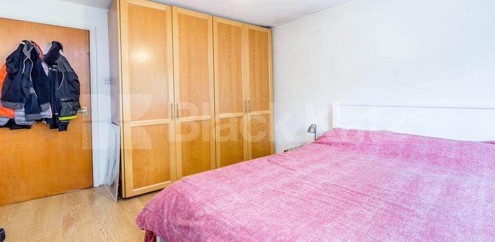 			SPACIOUS BRIGHT AND AIRY TWO BEDROOM APARTMENT, 2 Bedroom, 1 bath, 1 reception Flat			 Regina Road, FINSBURY PARK-STROUD GREEN 