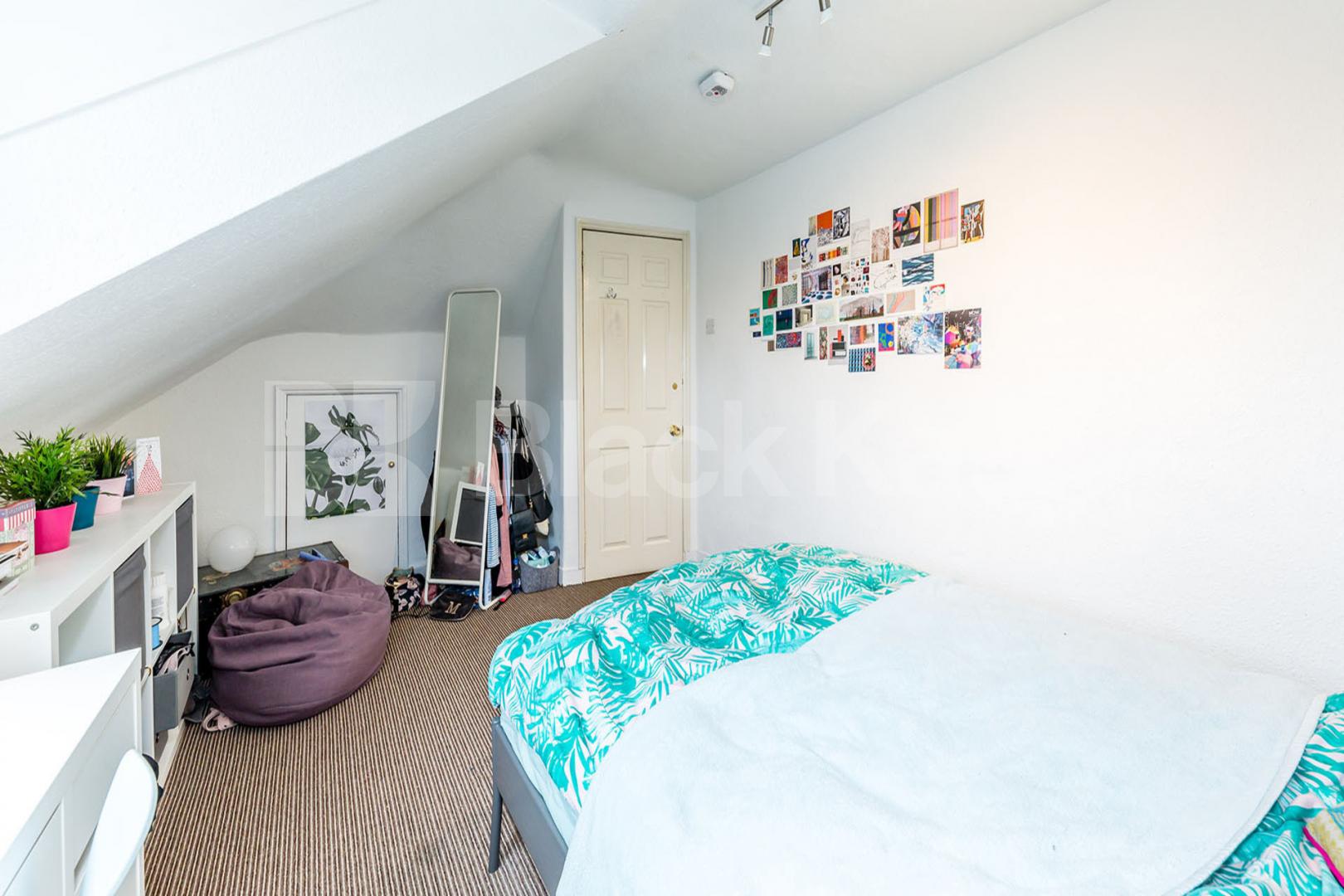 perfect for 4 sharers, located in the sought after area of Hillmarton  Beacon Hill, Hillmarton Conservation Area 