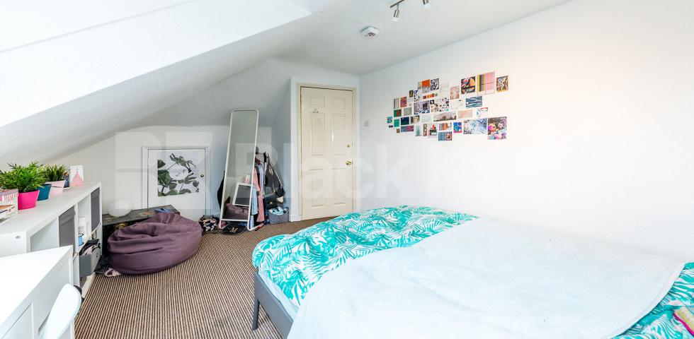 			3 Bedroom, 1 bath, 1 reception Flat			 Beacon Hill, CALEDONIAN ROAD-HOLLOWAY