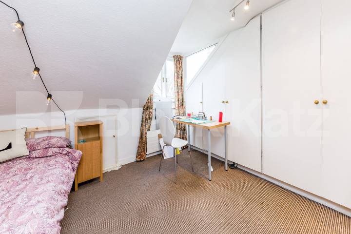 perfect for 4 sharers, located in the sought after area of Hillmarton  Beacon Hill, Hillmarton Conservation Area 