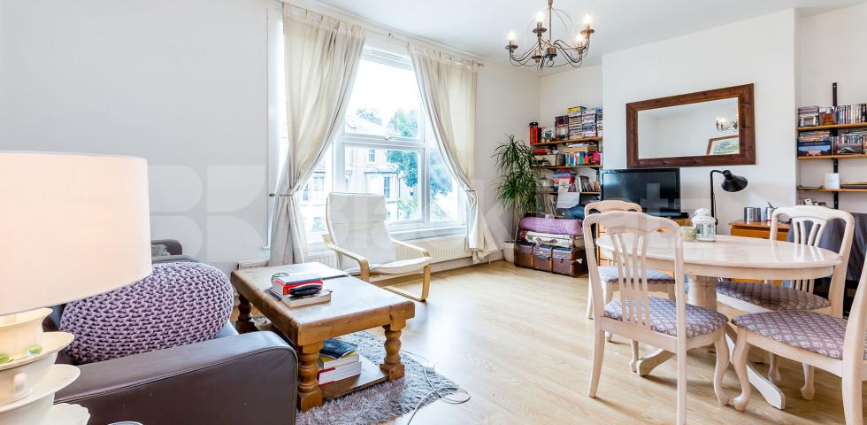 			SPACIOUS BRIGHT AND AIRY TWO BEDROOM APARTMENT, 2 Bedroom, 1 bath, 1 reception Flat			 Regina Road, FINSBURY PARK-STROUD GREEN 