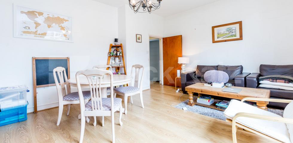 			SPACIOUS BRIGHT AND AIRY TWO BEDROOM APARTMENT, 2 Bedroom, 1 bath, 1 reception Flat			 Regina Road, FINSBURY PARK-STROUD GREEN 