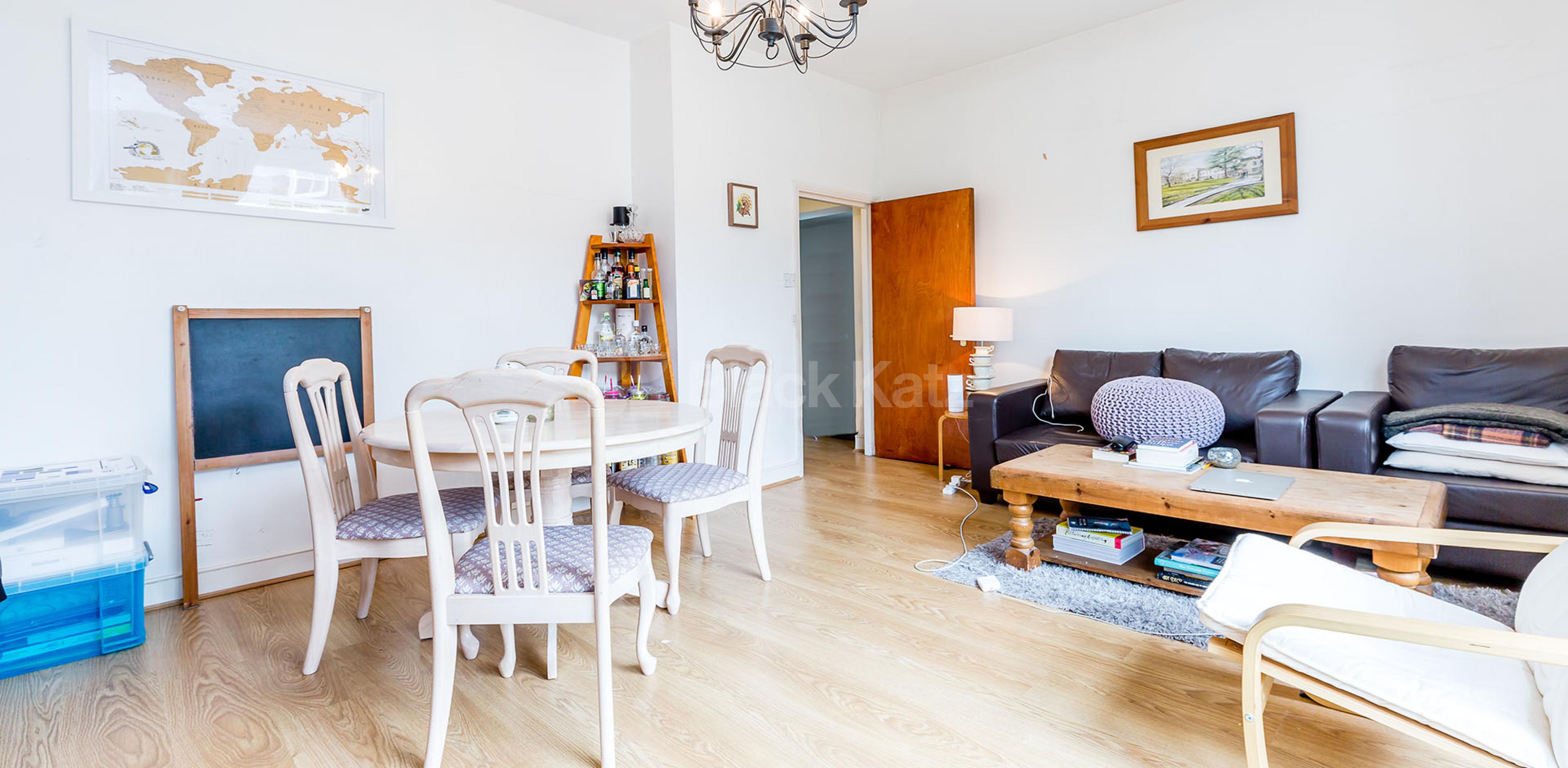 			SPACIOUS BRIGHT AND AIRY TWO BEDROOM APARTMENT, 2 Bedroom, 1 bath, 1 reception Flat			 Regina Road, FINSBURY PARK-STROUD GREEN  N4