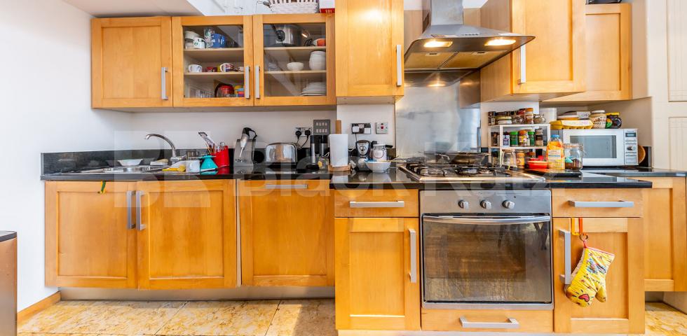 			2 Bedroom, 1 bath, 1 reception Apartment			 ABILITY PLAZA-KINGSLAND ROAD, DALSTON/HAGGERSTON