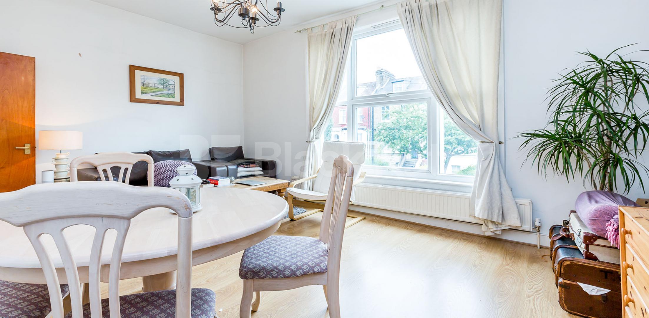 			SPACIOUS BRIGHT AND AIRY TWO BEDROOM APARTMENT, 2 Bedroom, 1 bath, 1 reception Flat			 Regina Road, FINSBURY PARK-STROUD GREEN 