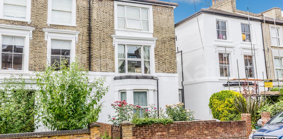 			SPACIOUS BRIGHT AND AIRY TWO BEDROOM APARTMENT, 2 Bedroom, 1 bath, 1 reception Flat			 Regina Road, FINSBURY PARK-STROUD GREEN 