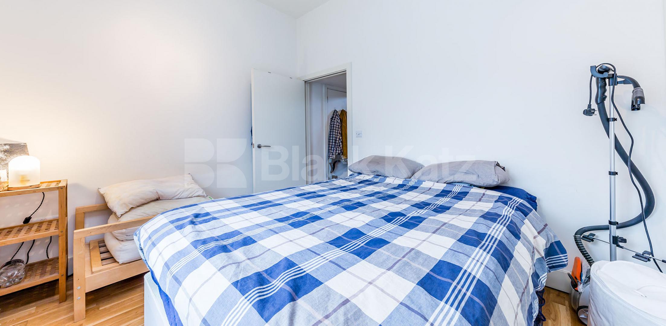 			3 BED MAISONETTE!, 3 Bedroom, 1 bath, 1 reception Maisonette			 Woodstock Road, FINSBURY PARK