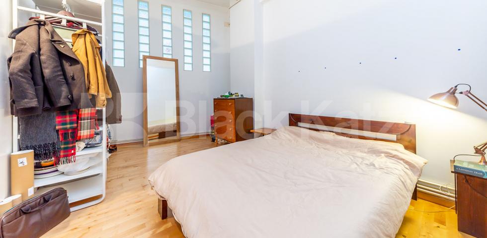 			1 Bedroom, 1 bath, 1 reception Apartment			 EAGLE HOUSE-EAGLE WHARF ROAD, CANONBURY-OLD STREET