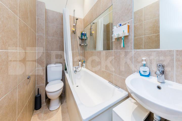 Bight 1 bedroom property located within a gated conversion with communal garden Camden Road, Tufnell Park 