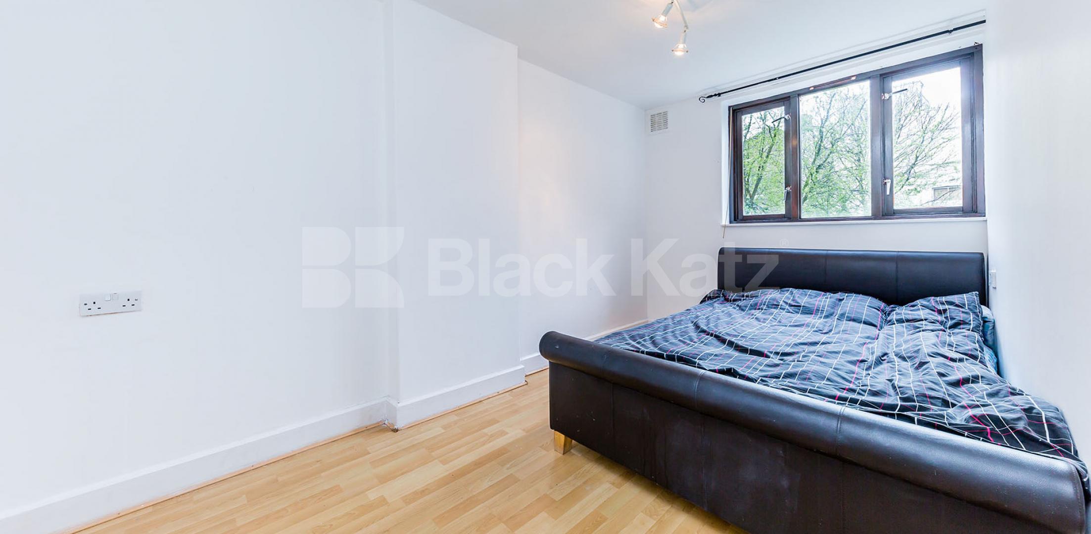 			4 Bedroom, 1 bath, 1 reception Apartment			 Richmond Grove N1, ISLINGTON