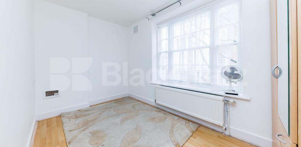 			4 Bedroom, 1 bath, 1 reception Apartment			 Richmond Grove N1, ISLINGTON