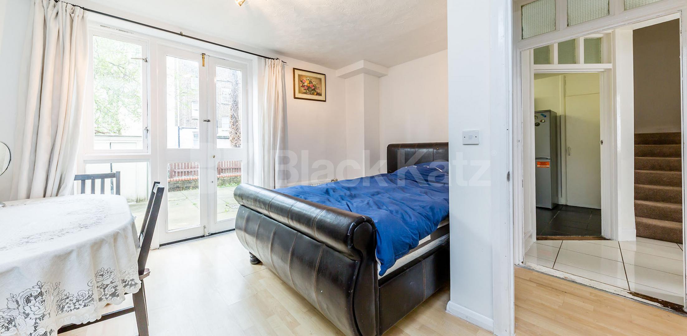 			4 Bedroom, 1 bath, 1 reception Apartment			 Richmond Grove N1, ISLINGTON