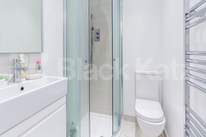 Self-contained modern Studio located in Muswell Hill close to amenities   Fortis Green Road, Muswell Hill