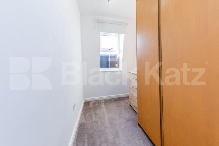 one bedroom with an additional room to be used as a study  Springdale Road, Stoke Newington