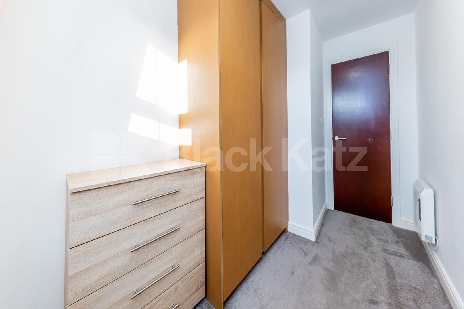 one bedroom with an additional room to be used as a study  Springdale Road, Stoke Newington