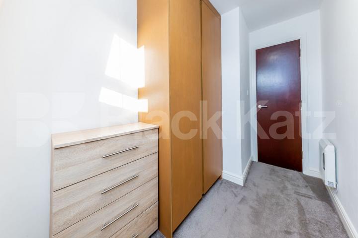 one bedroom with an additional room to be used as a study  Springdale Road, Stoke Newington