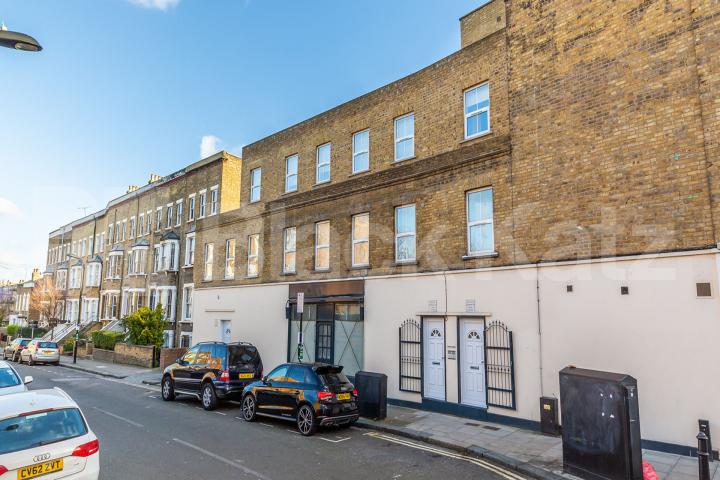 one bedroom with an additional room to be used as a study  Springdale Road, Stoke Newington