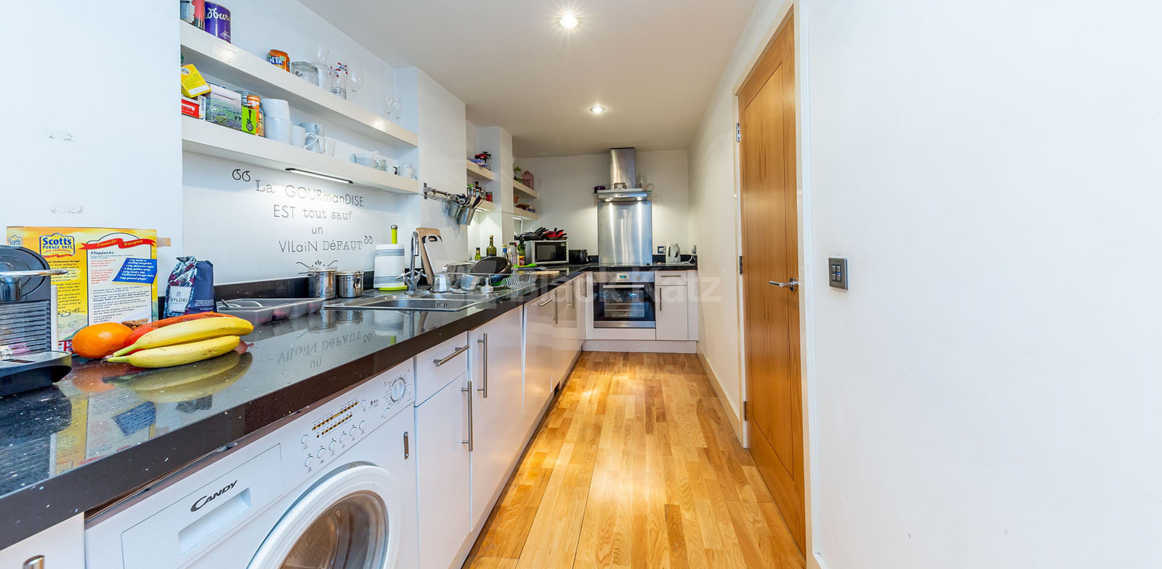 			GREAT 2 BEDROOM FLAT IN THE HEART OF ANGEL , 2 Bedroom, 1 bath, 1 reception Apartment			 Chapel Market   , ANGEL  N1