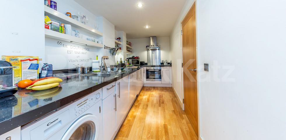 			GREAT 2 BEDROOM FLAT IN THE HEART OF ANGEL , 2 Bedroom, 1 bath, 1 reception Apartment			 Chapel Market   , ANGEL 