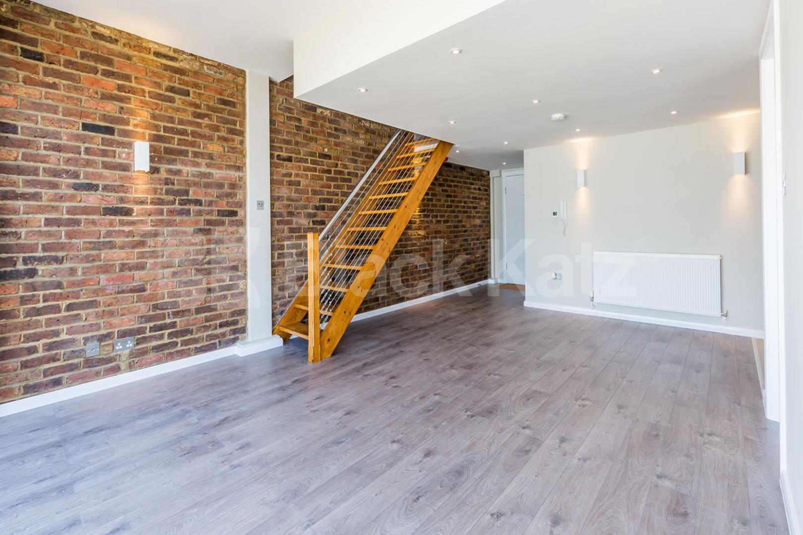 Impressive 3 bedroom warehouse conversion with floor to ceiling windows   Eagle Wharf Road, Shoreditch Park