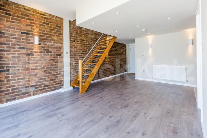 Impressive 3 bedroom warehouse conversion with floor to ceiling windows   Eagle Wharf Road, Shoreditch Park
