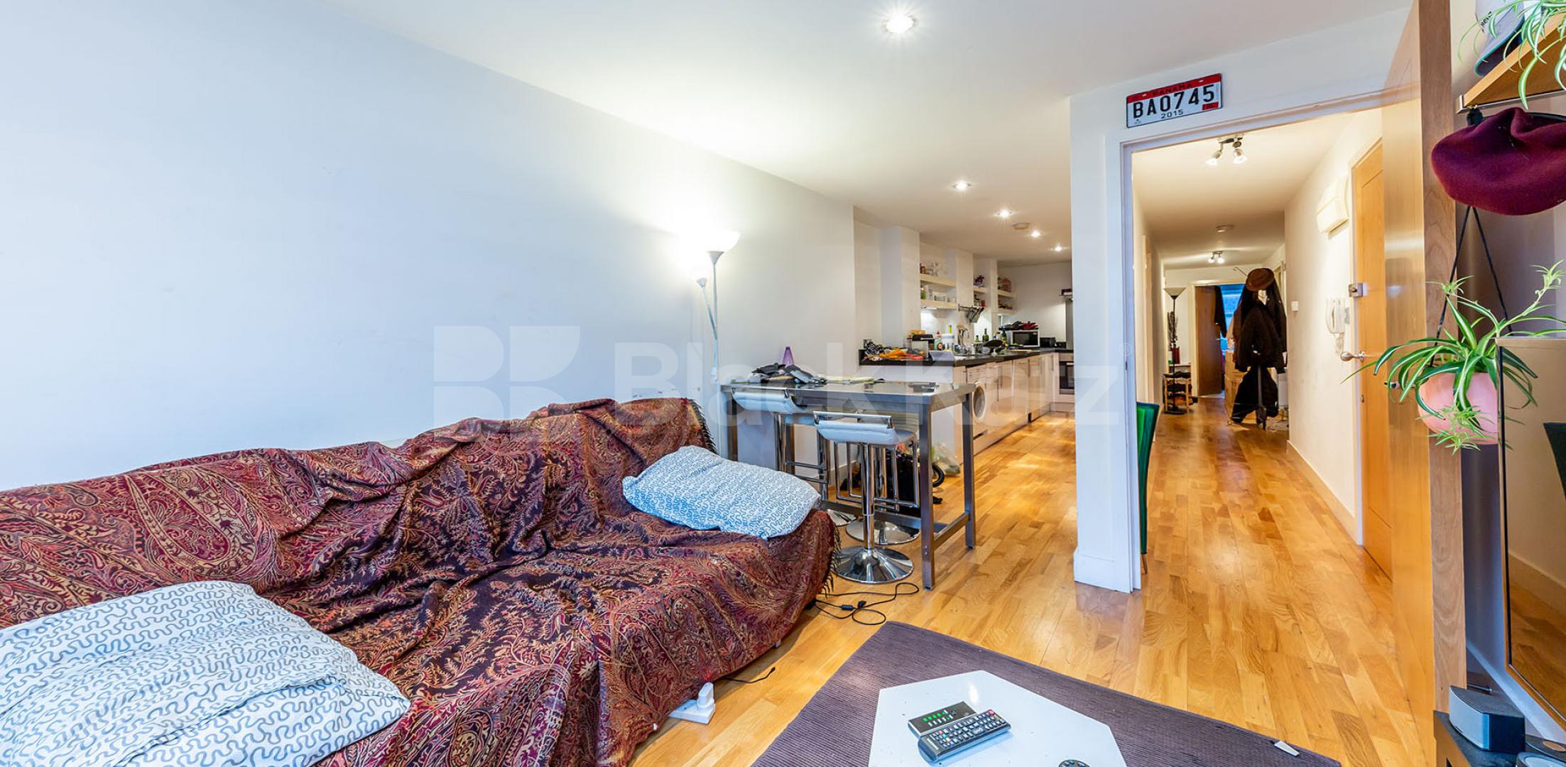 			GREAT 2 BEDROOM FLAT IN THE HEART OF ANGEL , 2 Bedroom, 1 bath, 1 reception Apartment			 Chapel Market   , ANGEL 