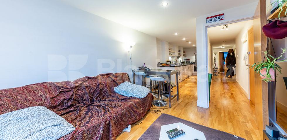 			GREAT 2 BEDROOM FLAT IN THE HEART OF ANGEL , 2 Bedroom, 1 bath, 1 reception Apartment			 Chapel Market   , ANGEL 