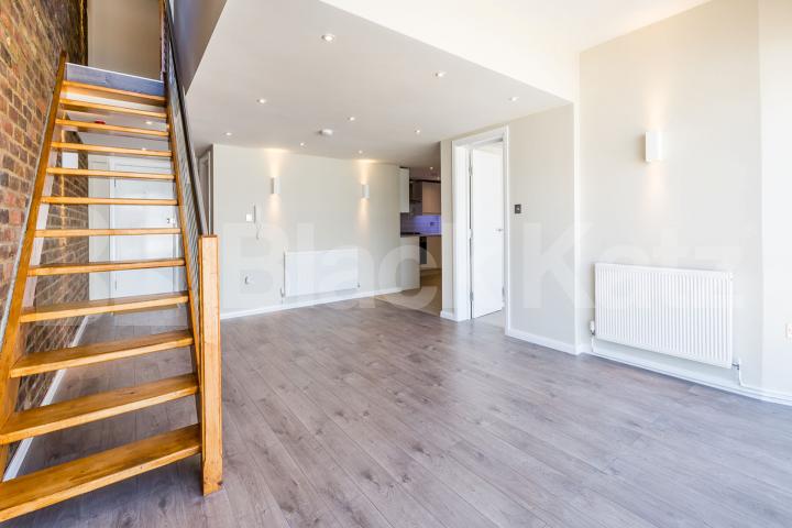 Impressive 3 bedroom warehouse conversion with floor to ceiling windows   Eagle Wharf Road, Shoreditch Park