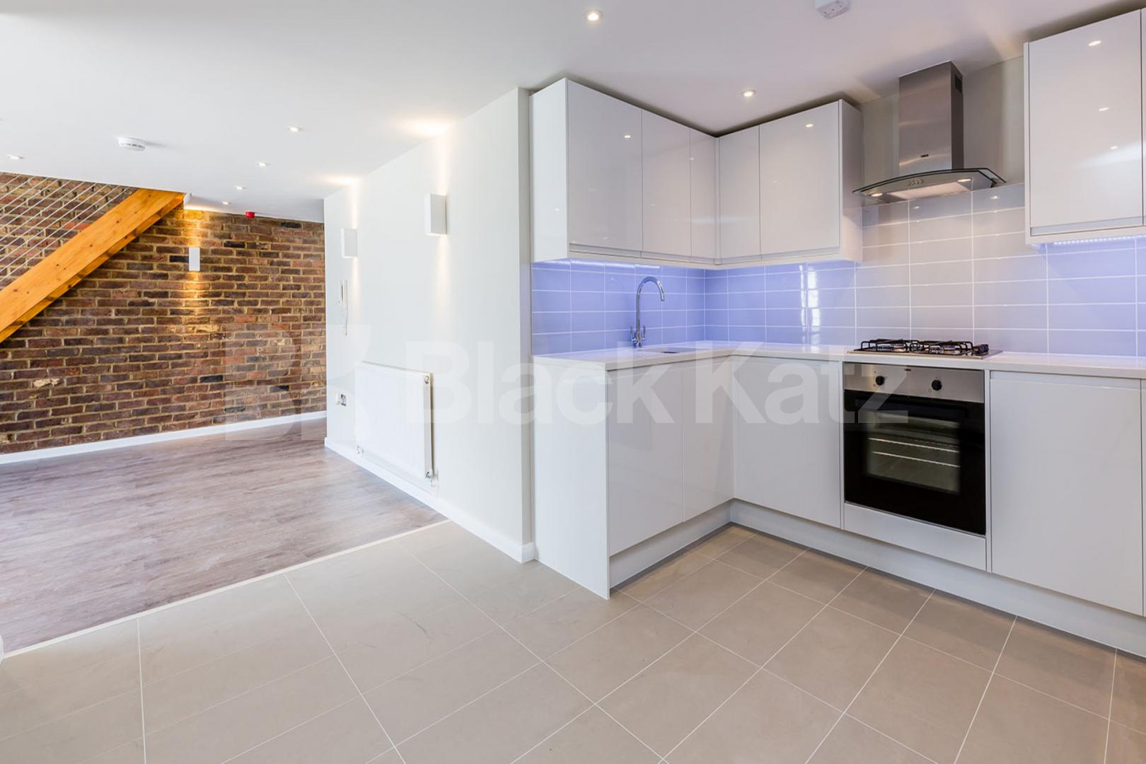 Impressive 3 bedroom warehouse conversion with floor to ceiling windows   Eagle Wharf Road, Shoreditch Park