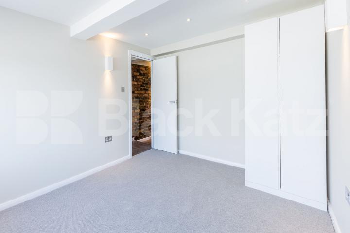 Impressive 3 bedroom warehouse conversion with floor to ceiling windows   Eagle Wharf Road, Shoreditch Park