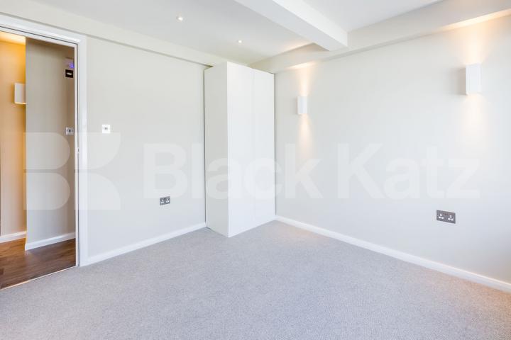 Impressive 3 bedroom warehouse conversion with floor to ceiling windows   Eagle Wharf Road, Shoreditch Park