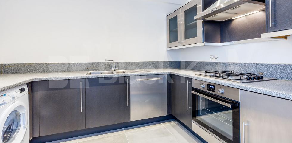 			SPACIOUS THREE BEDROOM LIVE/WORK WAREHOUSE CONVERSION, 3 Bedroom, 1 bath, 1 reception Flat			 GROVE HOUSE-TUDOR ROAD, HACKNEY-BETHNAL GREEN-LONDON FIELDS