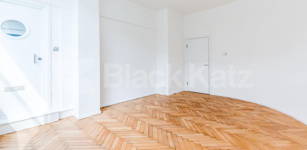 			SPACIOUS THREE BEDROOM LIVE/WORK WAREHOUSE CONVERSION, 3 Bedroom, 1 bath, 1 reception Flat			 GROVE HOUSE-TUDOR ROAD, HACKNEY-BETHNAL GREEN-LONDON FIELDS