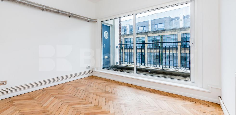 			SPACIOUS THREE BEDROOM LIVE/WORK WAREHOUSE CONVERSION, 3 Bedroom, 1 bath, 1 reception Flat			 GROVE HOUSE-TUDOR ROAD, HACKNEY-BETHNAL GREEN-LONDON FIELDS