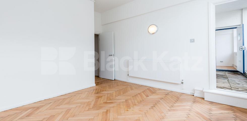 			SPACIOUS THREE BEDROOM LIVE/WORK WAREHOUSE CONVERSION, 3 Bedroom, 1 bath, 1 reception Flat			 GROVE HOUSE-TUDOR ROAD, HACKNEY-BETHNAL GREEN-LONDON FIELDS