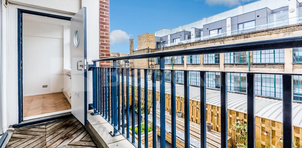 			SPACIOUS THREE BEDROOM LIVE/WORK WAREHOUSE CONVERSION, 3 Bedroom, 1 bath, 1 reception Flat			 GROVE HOUSE-TUDOR ROAD, HACKNEY-BETHNAL GREEN-LONDON FIELDS