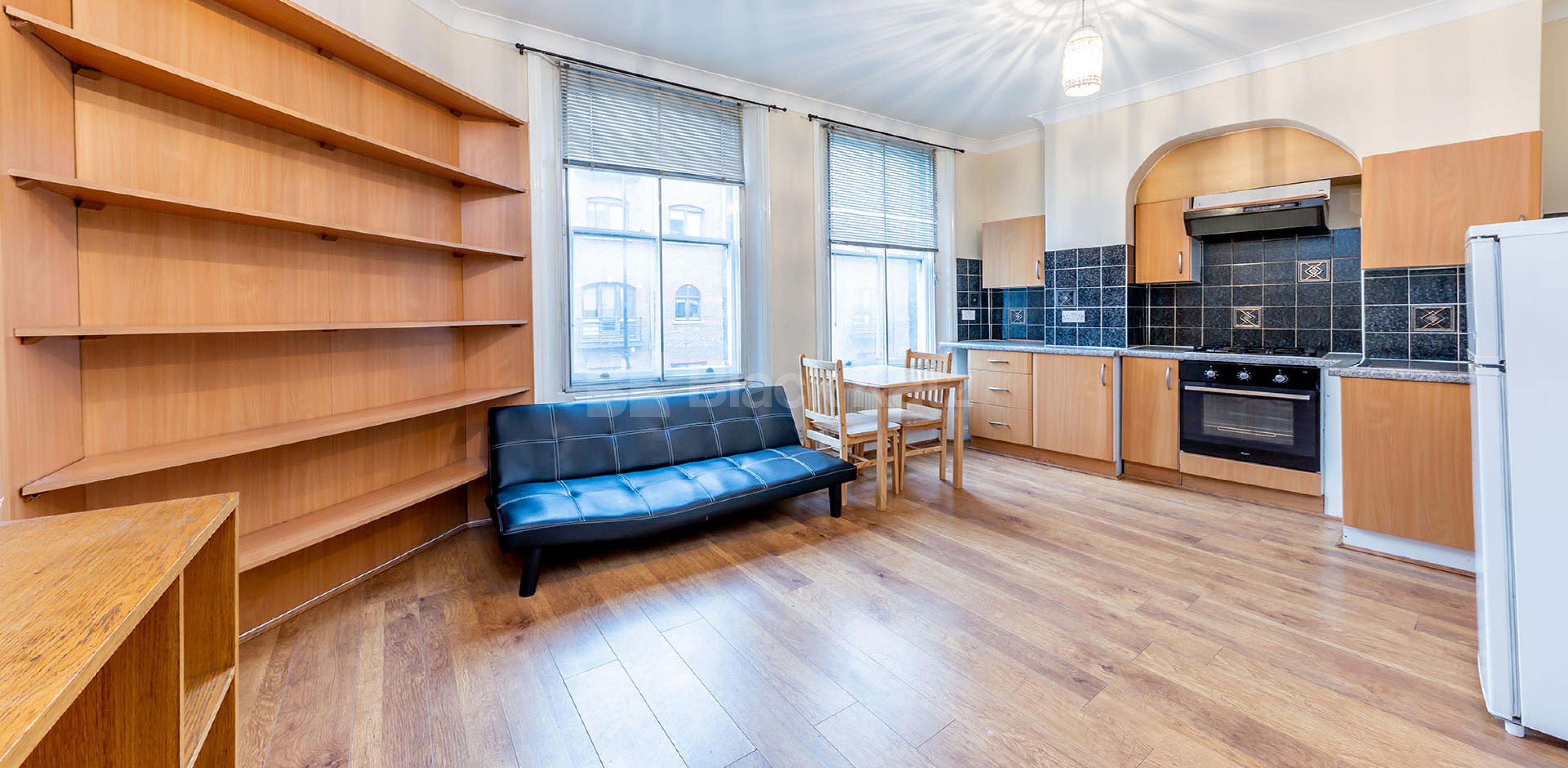 			LOCATION LOCATION LOCATION !!!, 1 Bedroom, 1 bath, 1 reception Flat			 Goswell Road, ANGEL EC1V