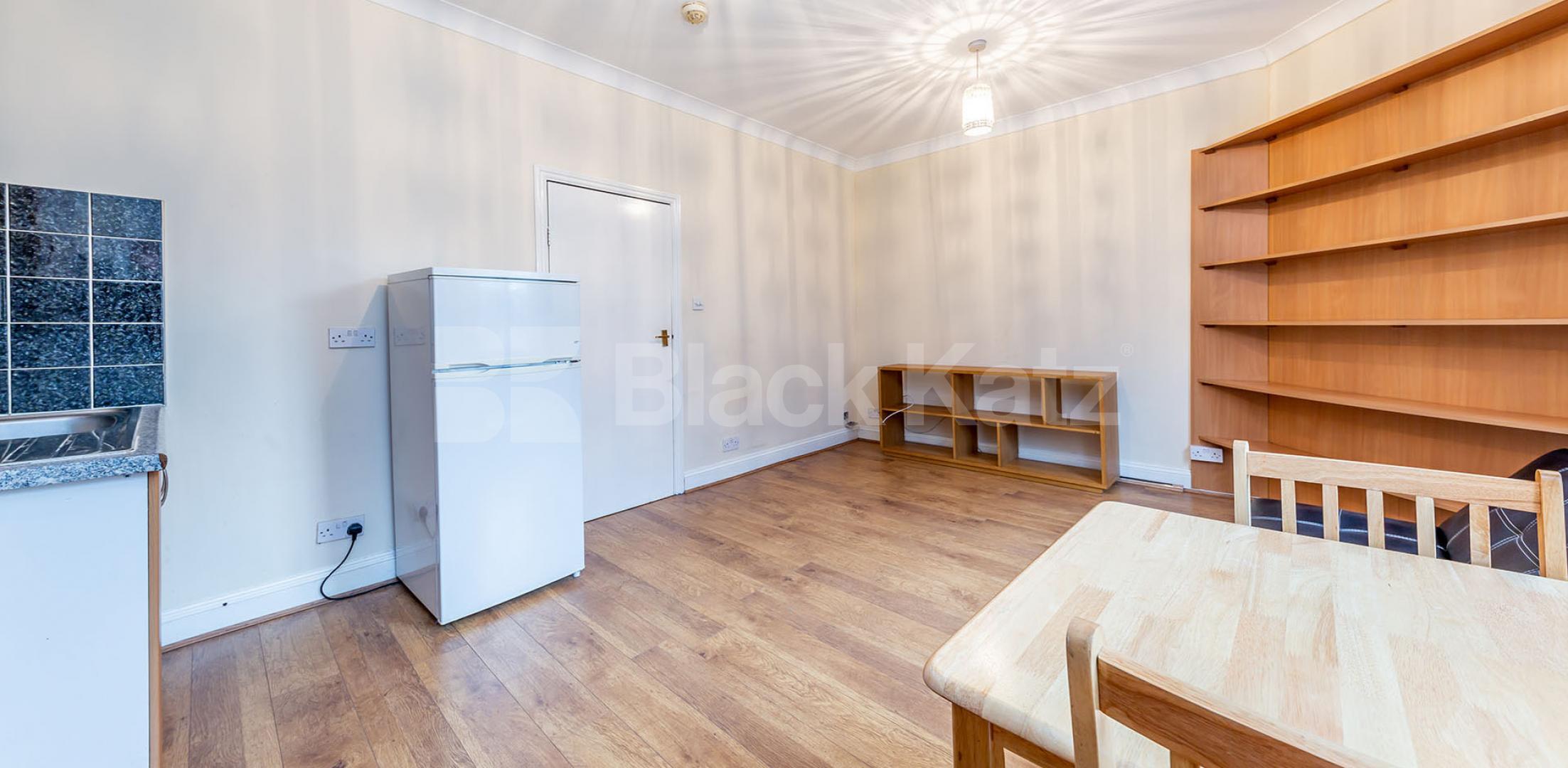 			LOCATION LOCATION LOCATION !!!, 1 Bedroom, 1 bath, 1 reception Flat			 Goswell Road, ANGEL