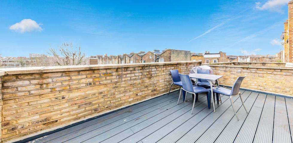 			BEAUTIFUL PERIOD CONVERSION WITH A TERRACE, 1 Bedroom, 1 bath, 1 reception Flat			 Tollington Way, HOLLOWAY