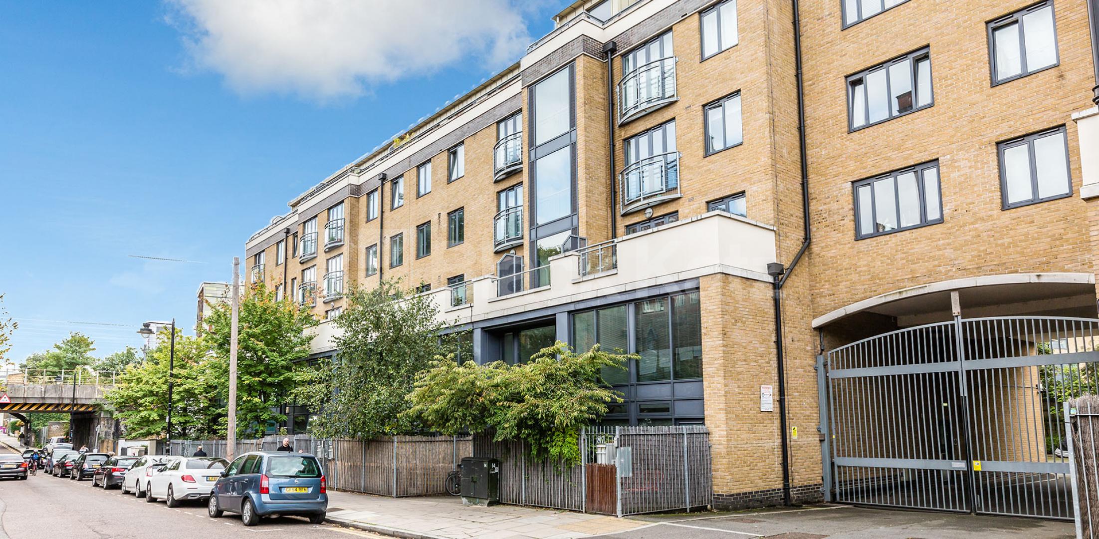 			MODERN 1 BEDROOM APARTMENT, 1 Bedroom, 1 bath, 1 reception Flat			 Bow Connection, Fairfield Road, BOW