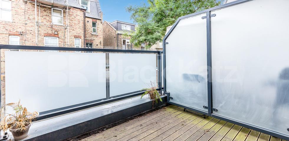 			Amazing Mews House !, 3 Bedroom, 1 bath, 1 reception Mews House			 Omega Terrace High Road, Wood Green