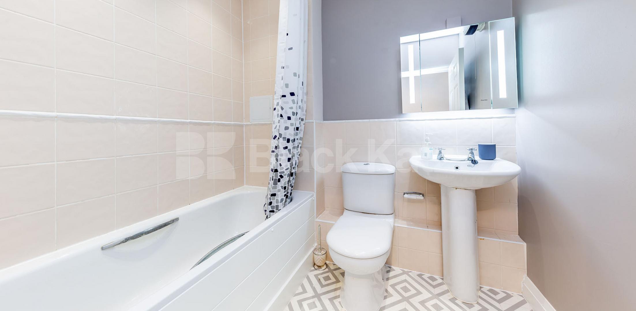 			Stunning 1 bedroom apartment!, 1 Bedroom, 1 bath, 1 reception Apartment			 Northpoint, Tottenham Lane , Crouch End 