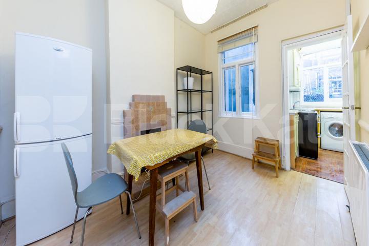 A large three bedroom maisonette set with in a conversion on Chapel Market Chapel Market, N1, Angel