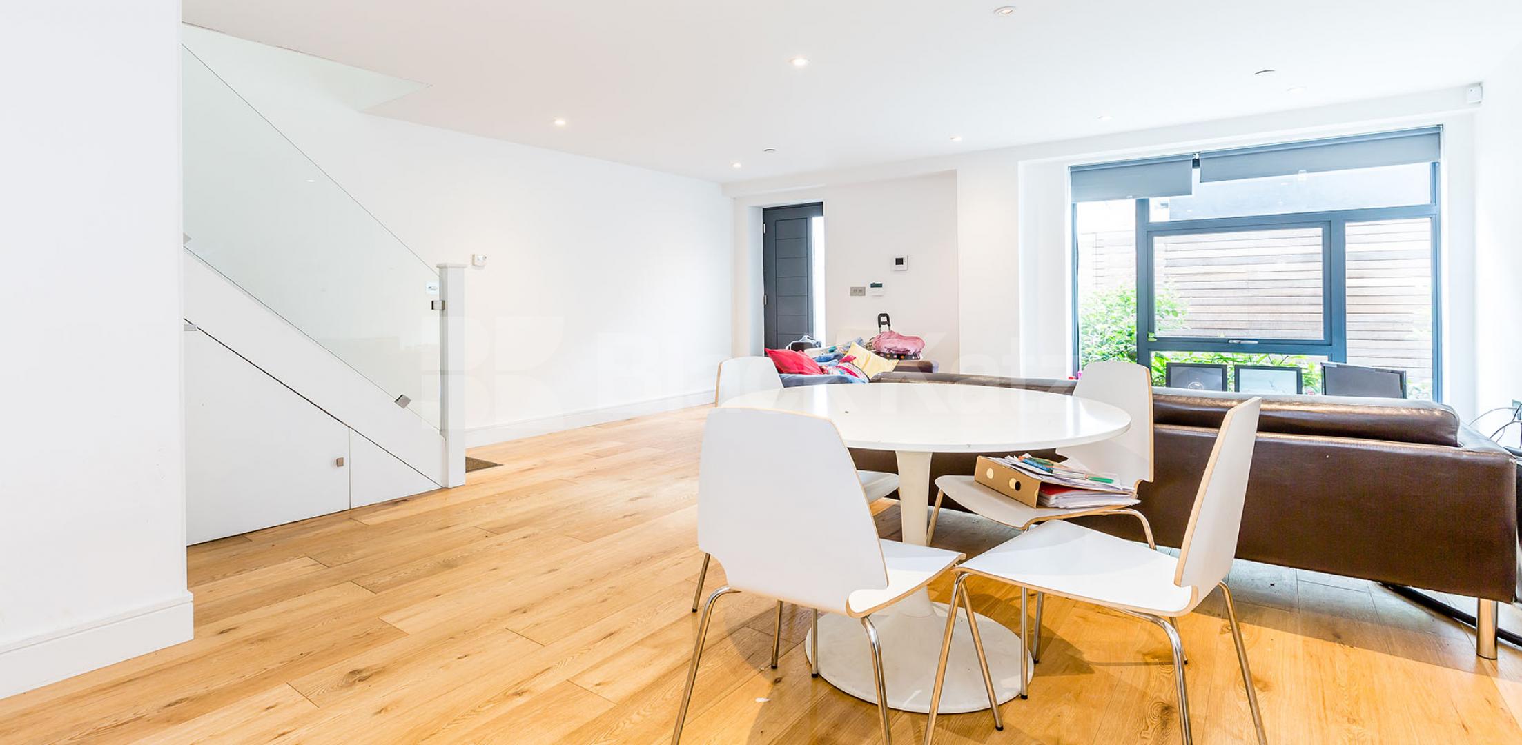 			Amazing Mews House !, 3 Bedroom, 1 bath, 1 reception Mews House			 Omega Terrace High Road, Wood Green