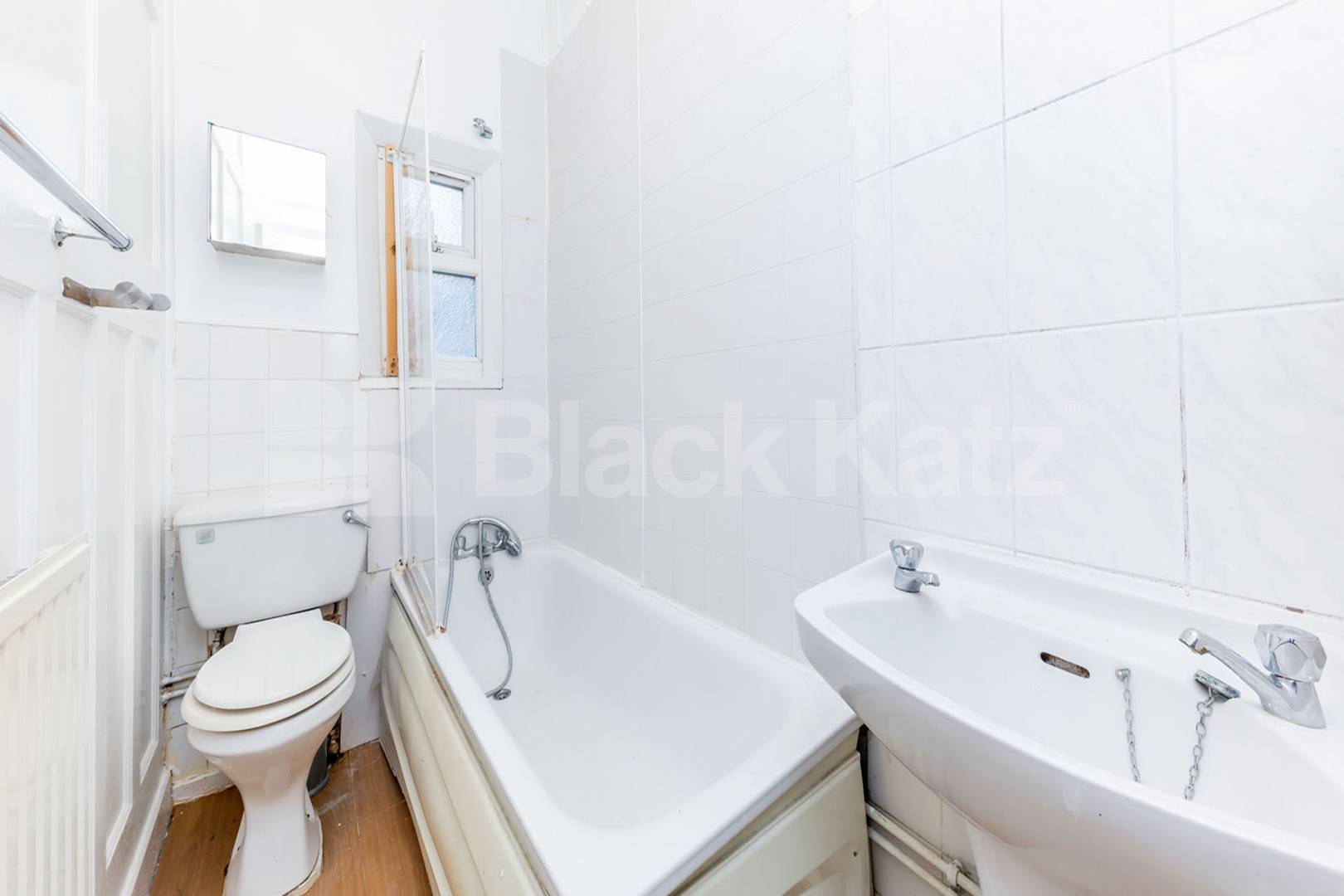 A large three bedroom maisonette set with in a conversion on Chapel Market Chapel Market, N1, Angel