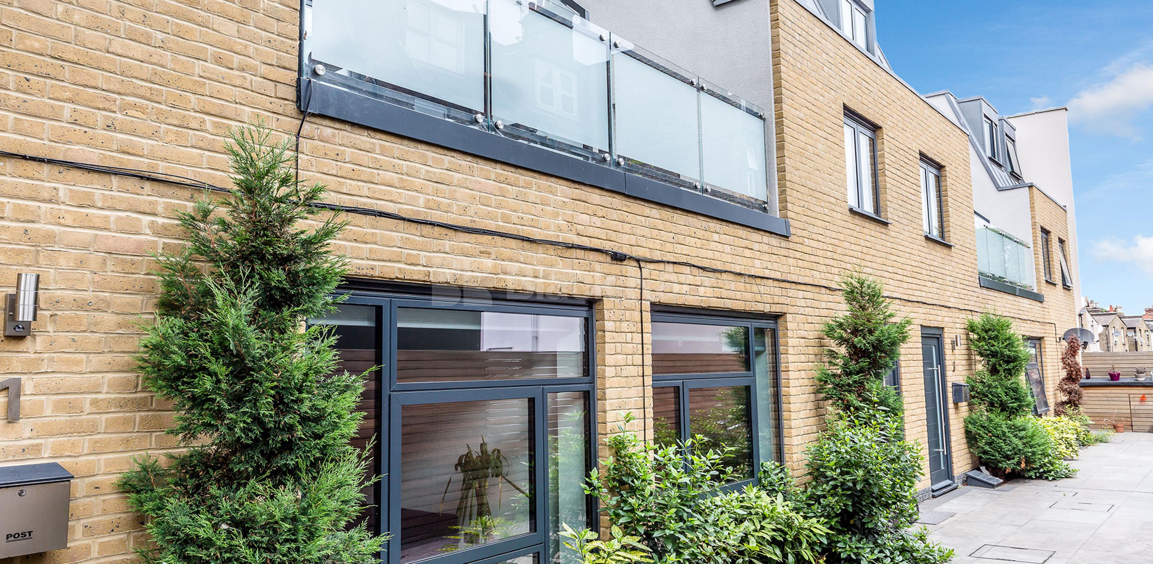 			Amazing Mews House !, 3 Bedroom, 1 bath, 1 reception Mews House			 Omega Terrace High Road, Wood Green N22